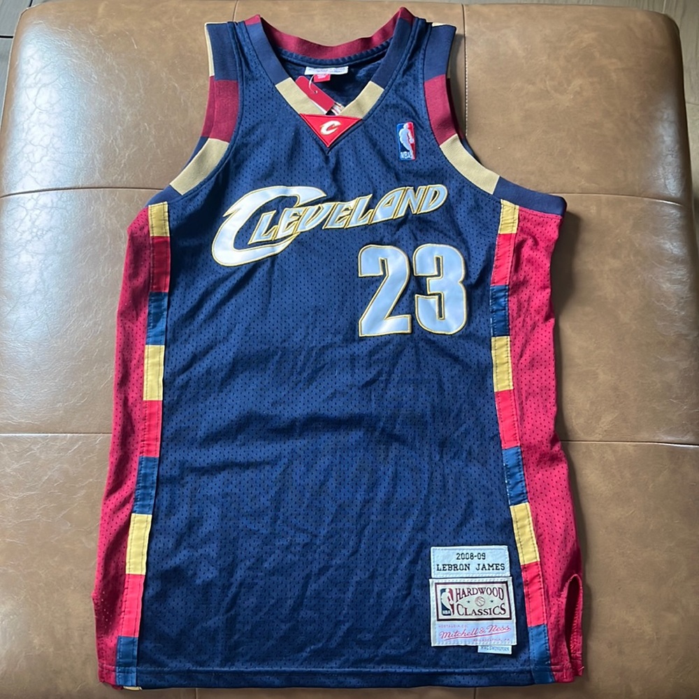 Mitchell & Ness Cleveland Cavs Lebron James Jersey NWT